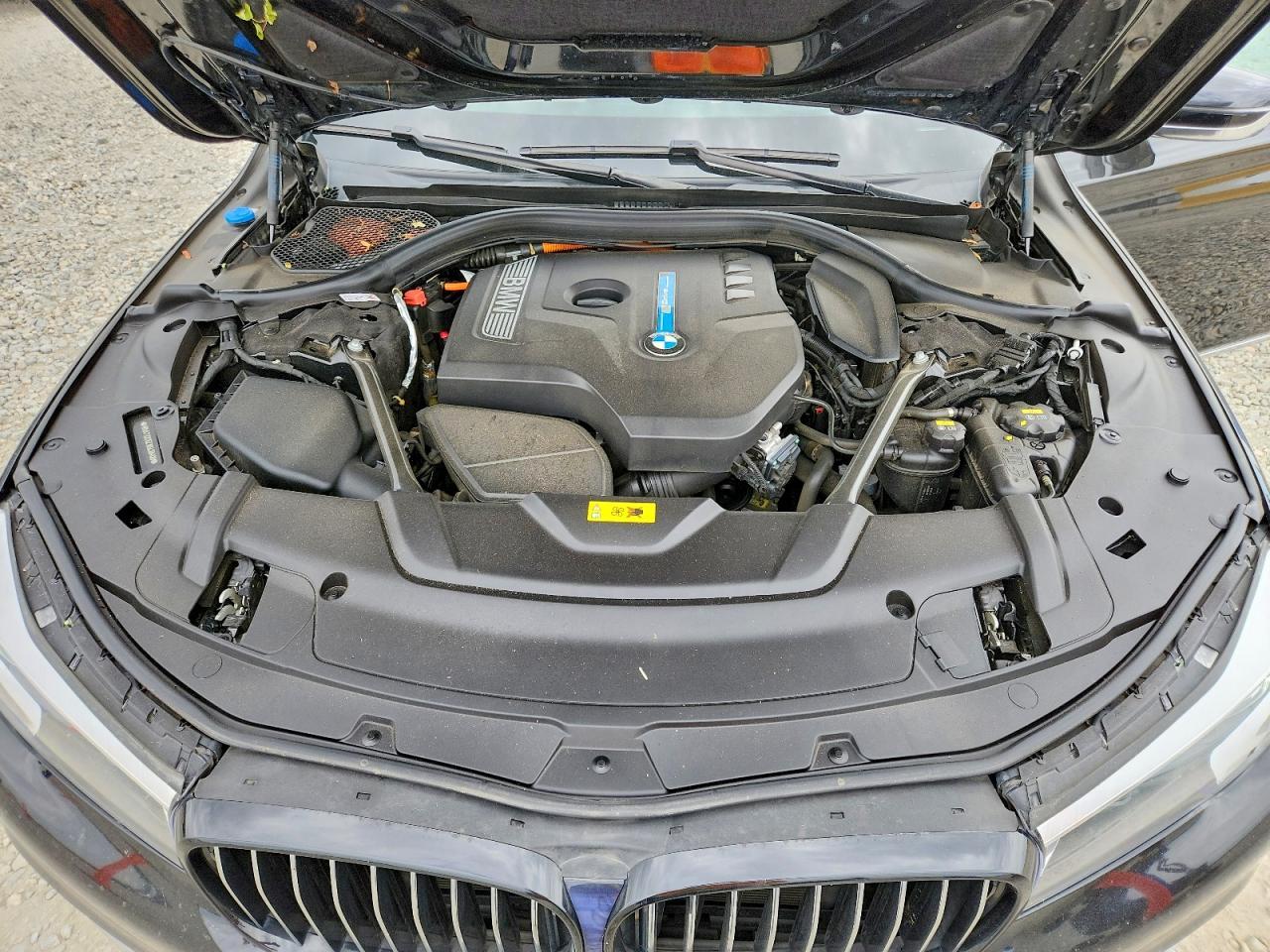 2018 BMW Seria 7 740e - zdjęcie 11