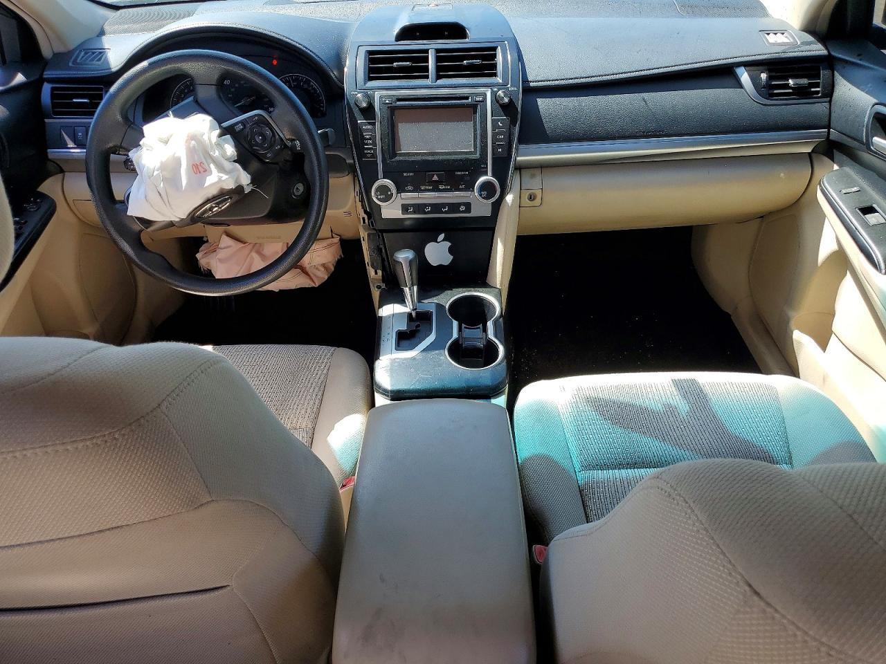 2014 Toyota Camry Le - zdjęcie 8