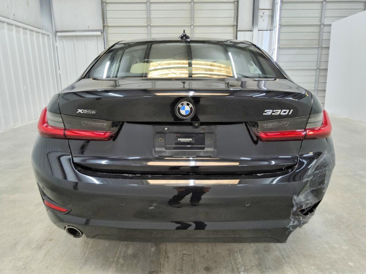 2021 BMW Seria 3 330i - zdjęcie 6