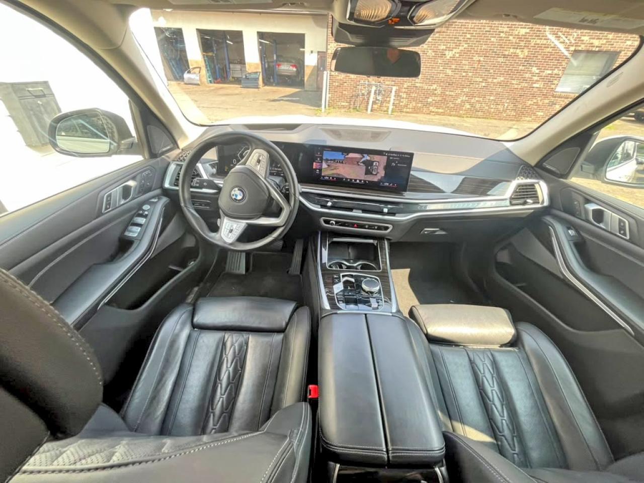 2025 BMW X7 xDrive40I - zdjęcie 7