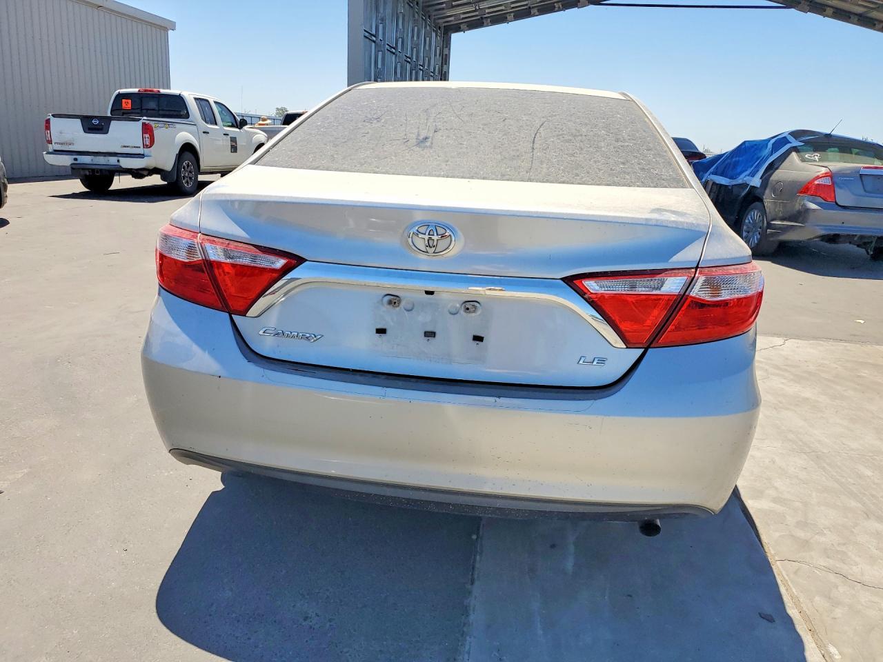 2015 Toyota Camry Le - zdjęcie 6