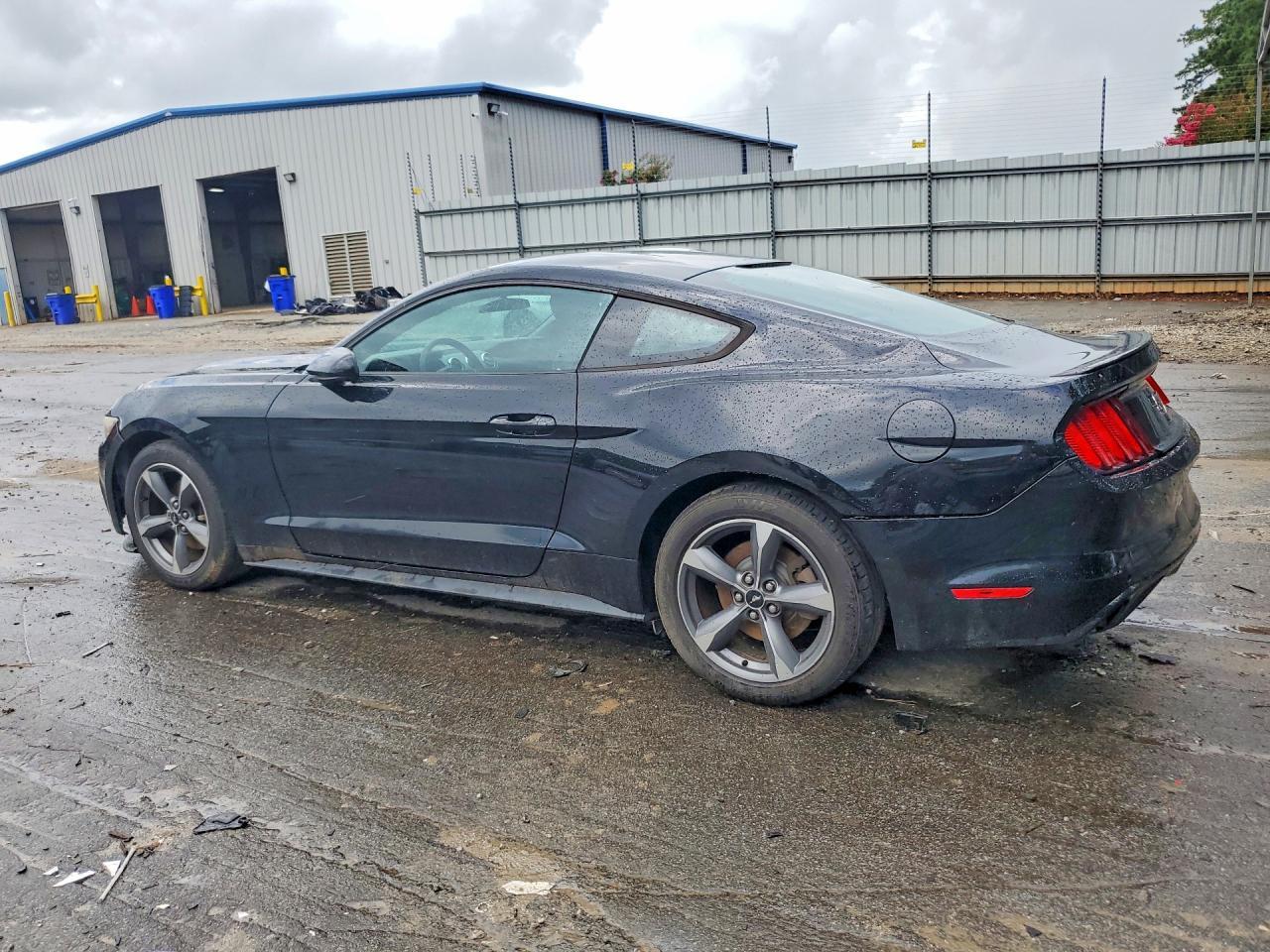 2016 Ford Mustang - zdjęcie 2