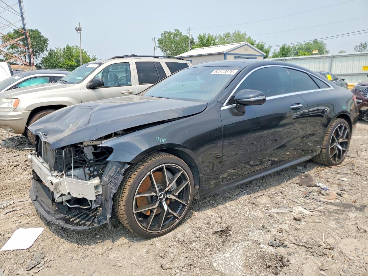 2018 Mercedes-Benz E 400 4Matic - zdjęcie główne