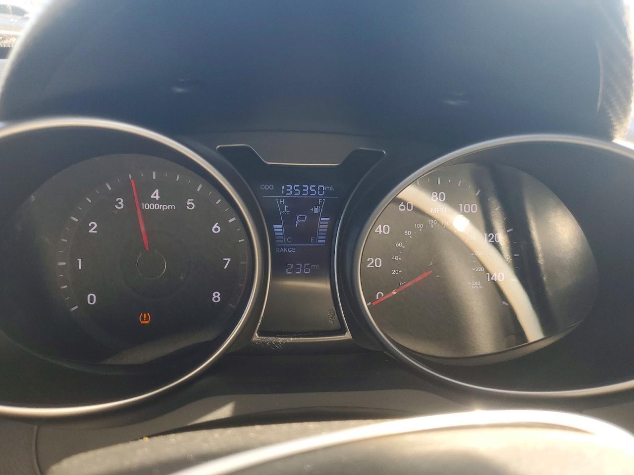 2013 Hyundai Veloster Base - zdjęcie 9