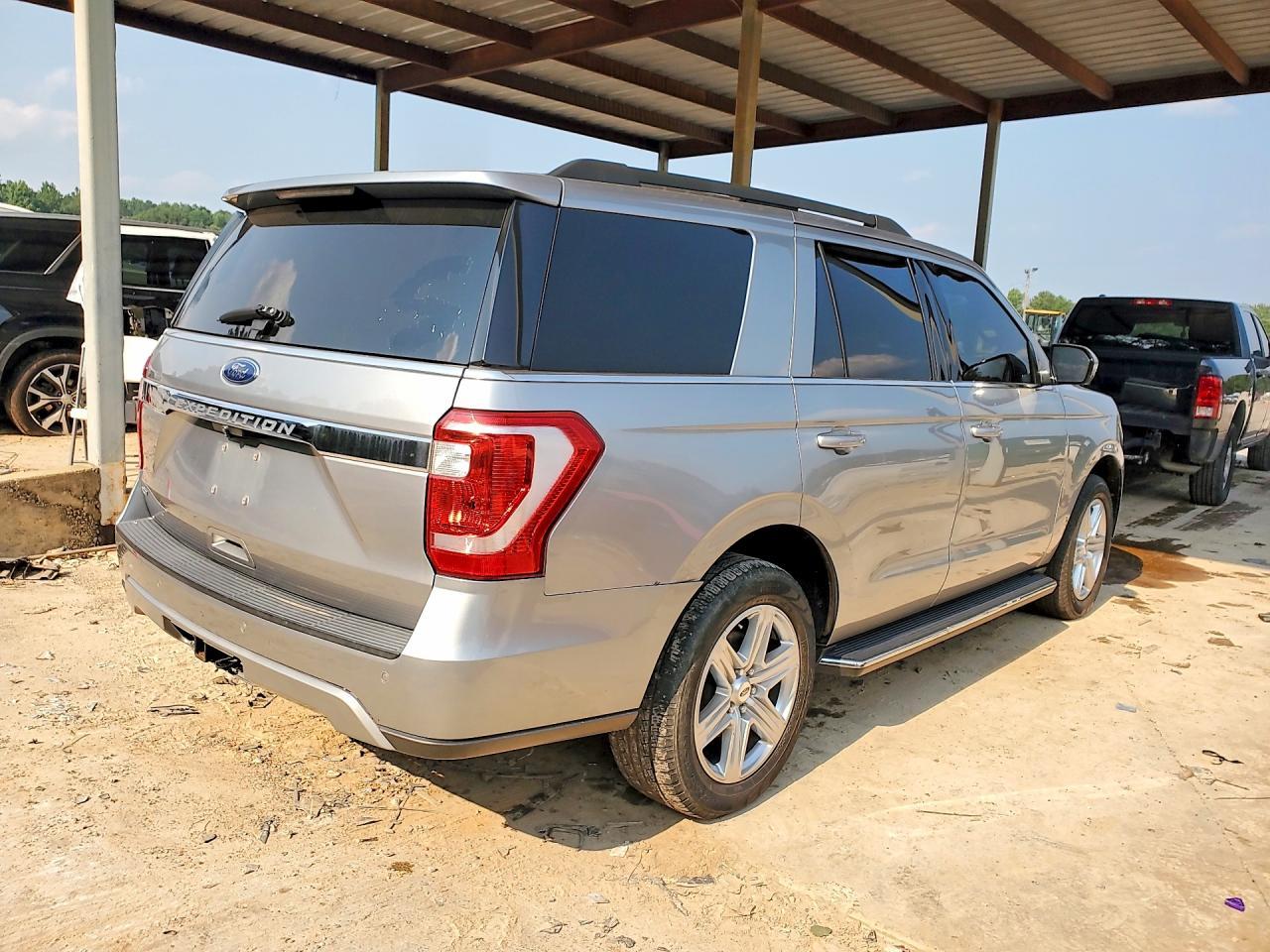 2020 Ford Expedition Xlt - zdjęcie 3