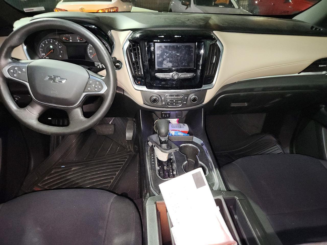 2022 Chevrolet Traverse Ls - zdjęcie 8