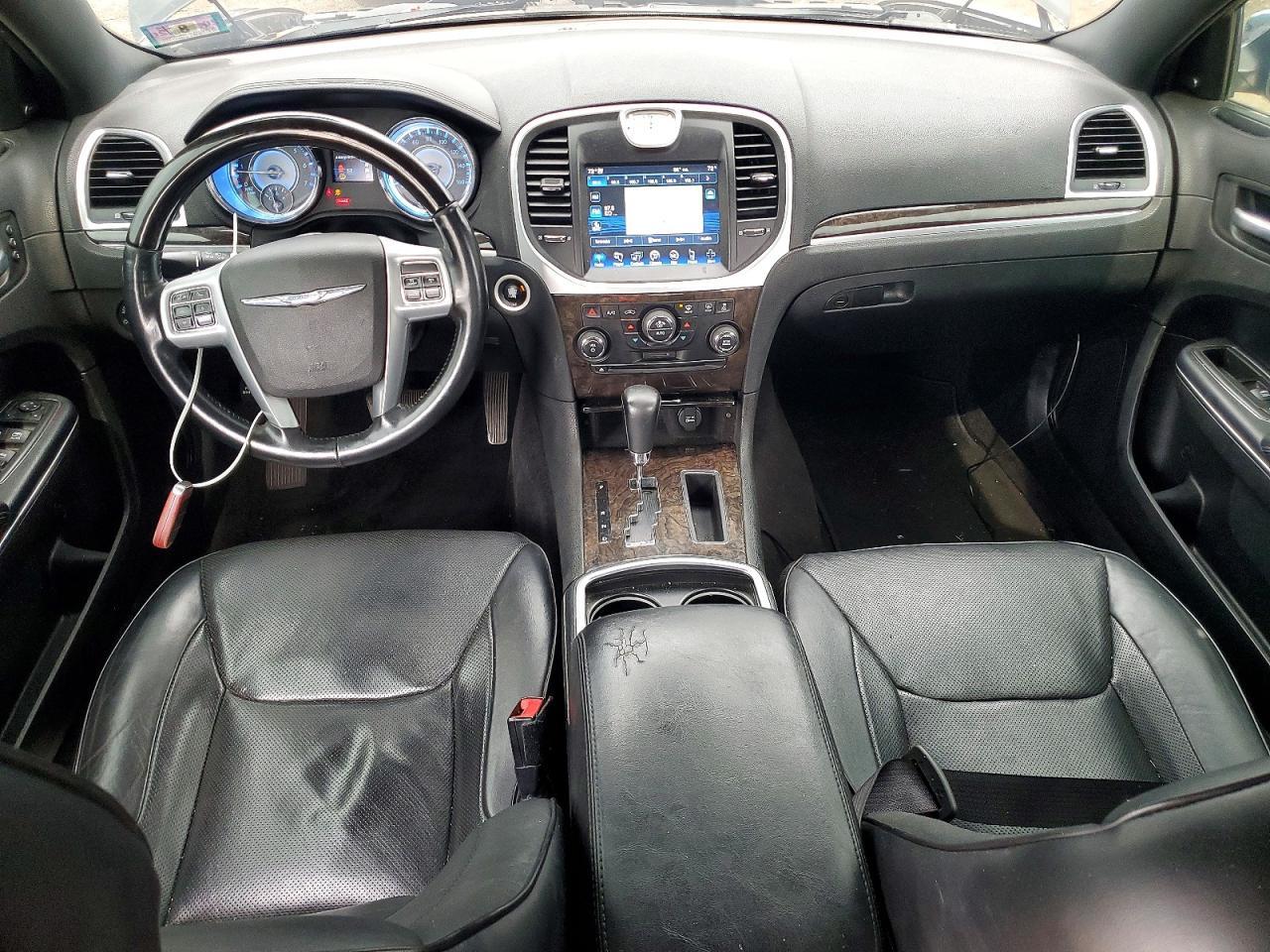 2013 Chrysler 300C - zdjęcie 8