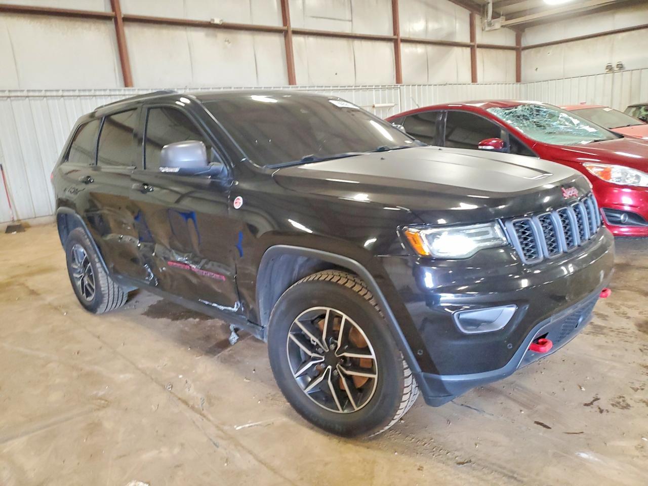 2021 Jeep Grand Cherokee Trailhawk - zdjęcie 4