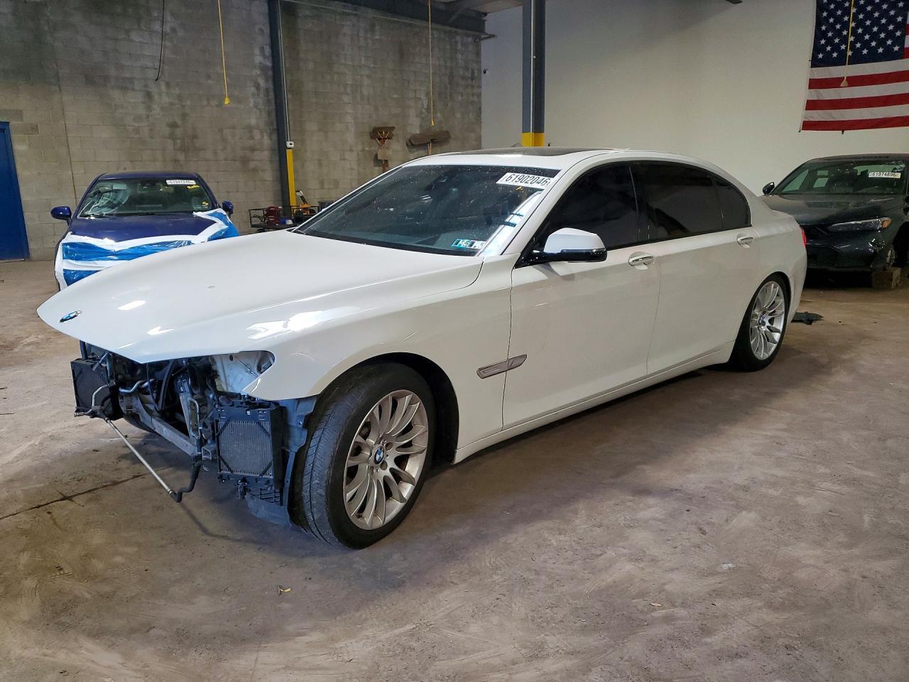2014 BMW 750 Li - zdjęcie główne