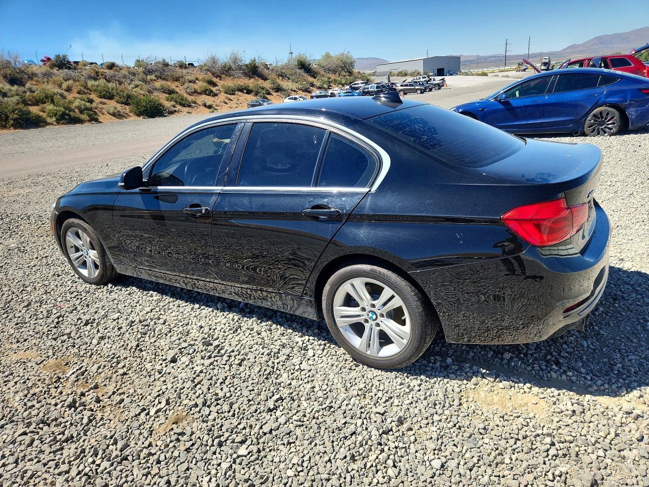 2017 BMW Seria 3 330i - zdjęcie 2