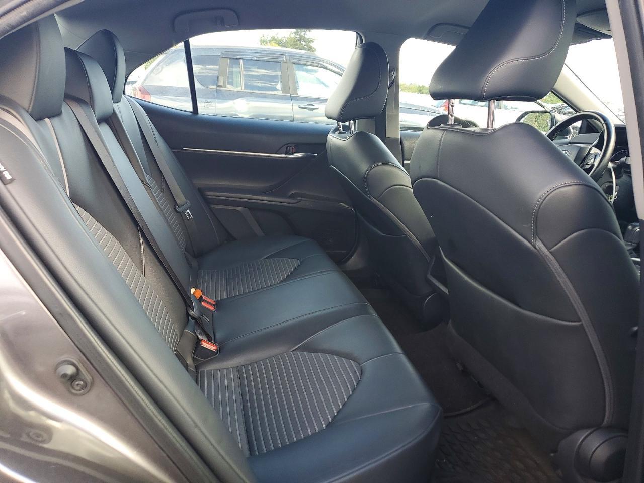 2021 Toyota Camry Se - zdjęcie 10