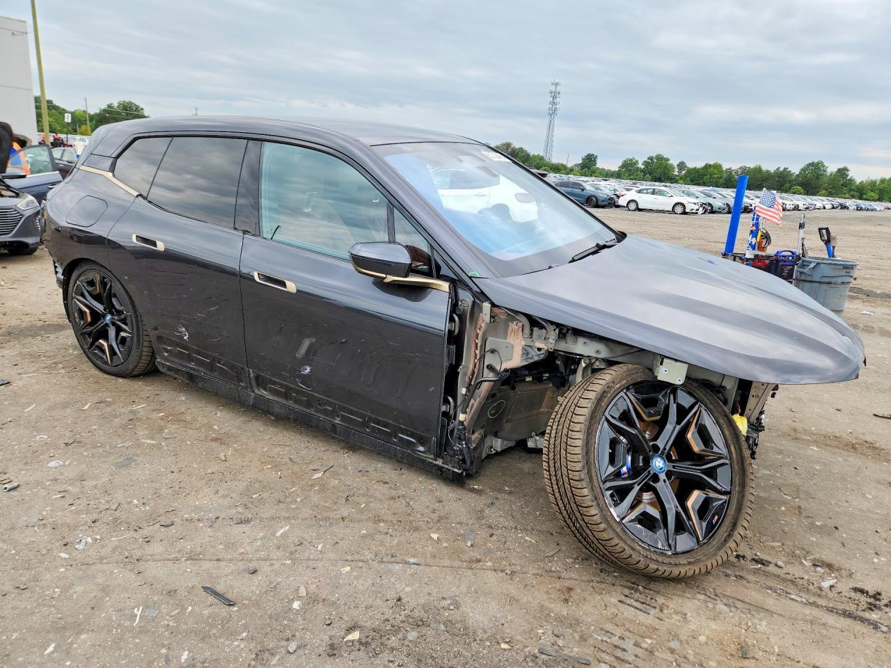 2023 BMW Ix M60 - zdjęcie 4