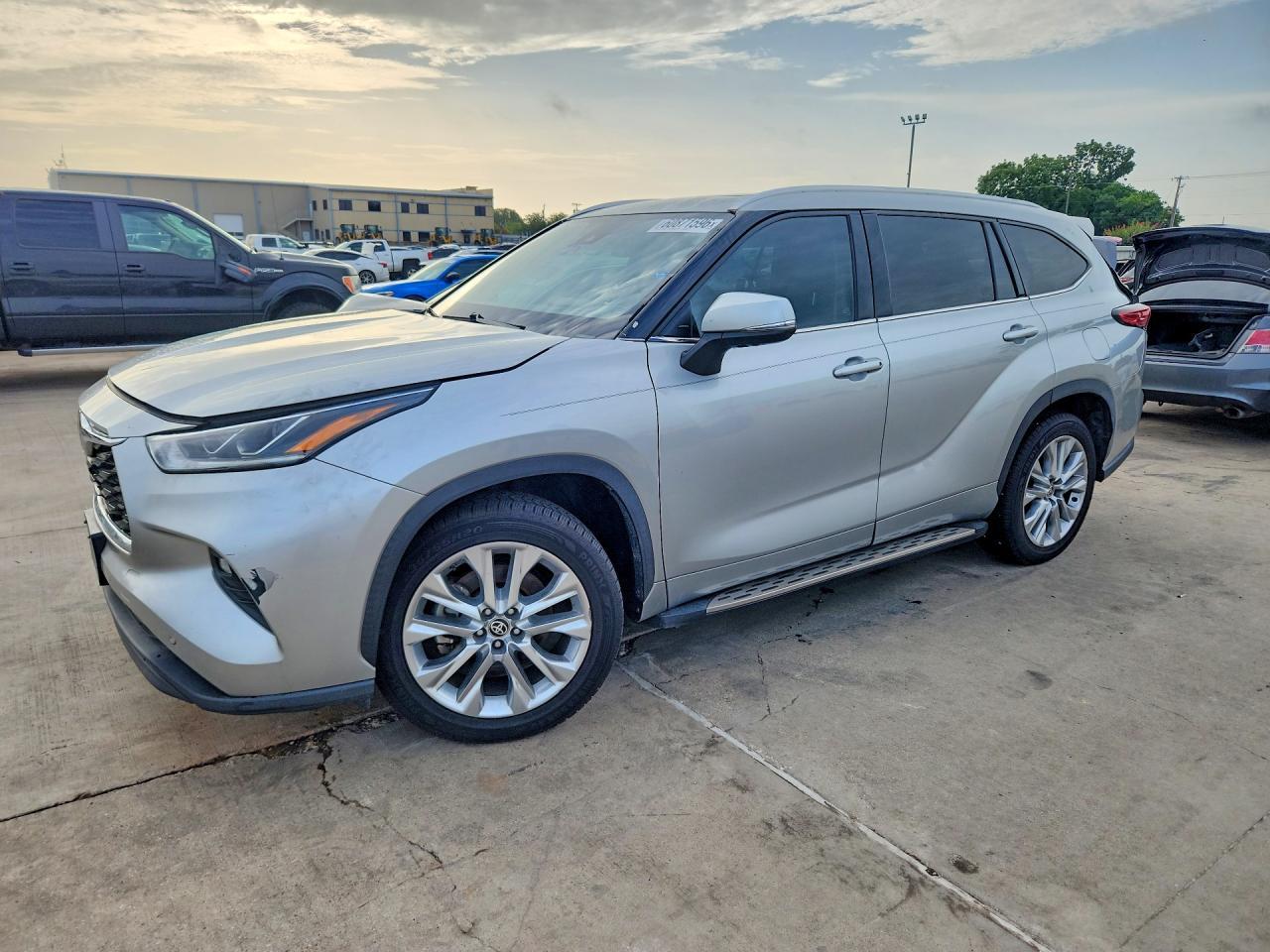 2021 Toyota Highlander Limited - zdjęcie główne