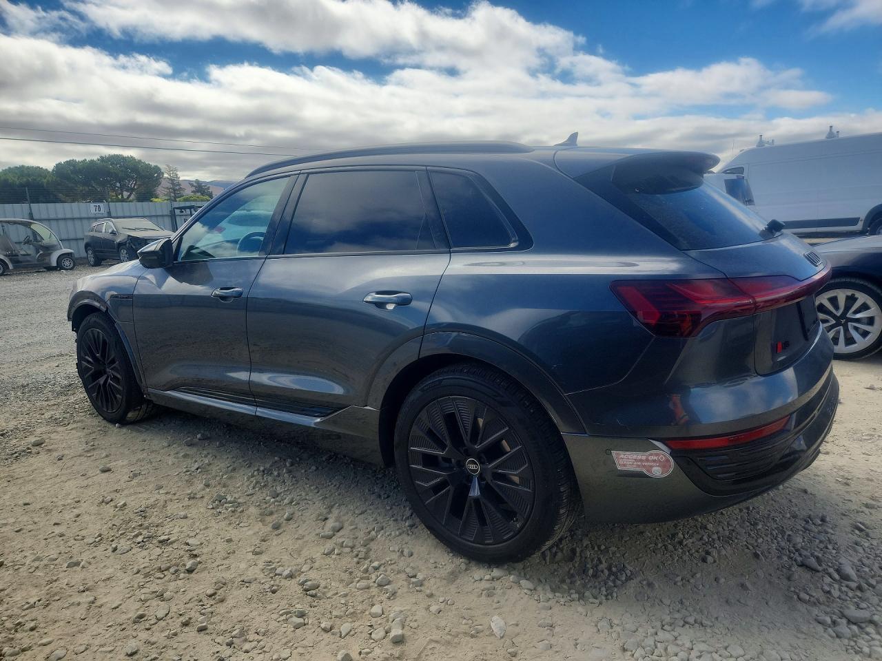 2024 Audi Q8 E-Tron Prestige - zdjęcie 2