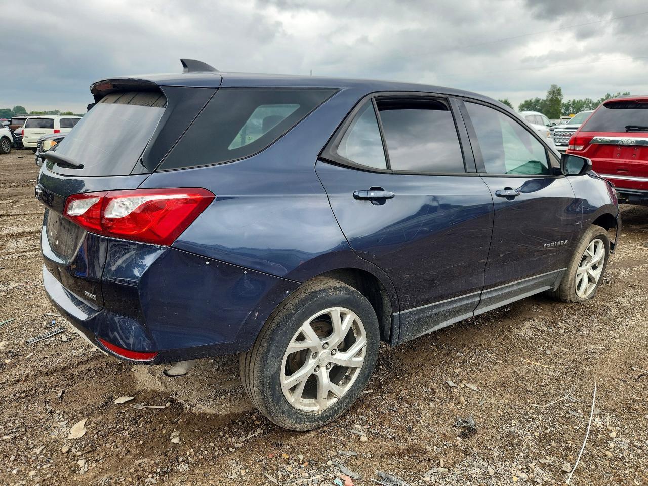 2018 Chevrolet Equinox Ls - zdjęcie 3