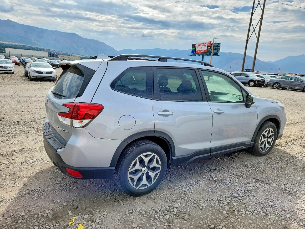 2021 Subaru Forester Premium - zdjęcie 3