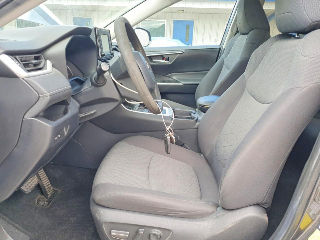 2020 Toyota Rav4 Xle - zdjęcie 7
