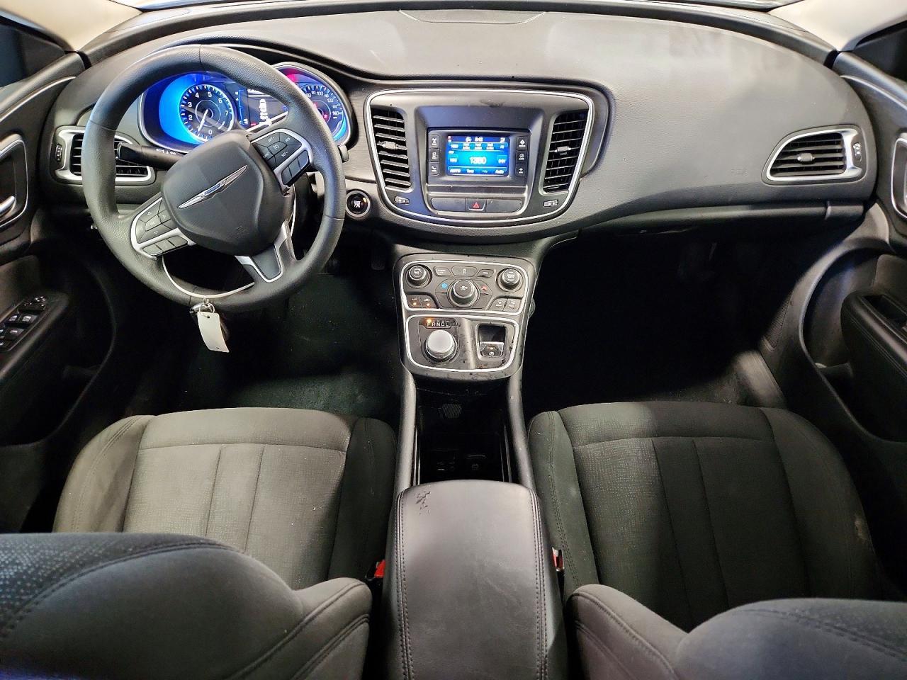 2015 Chrysler 200 Limited - zdjęcie 8