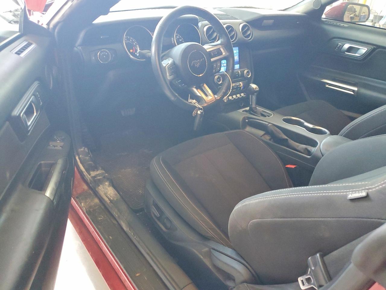 2021 Ford Mustang - zdjęcie 8