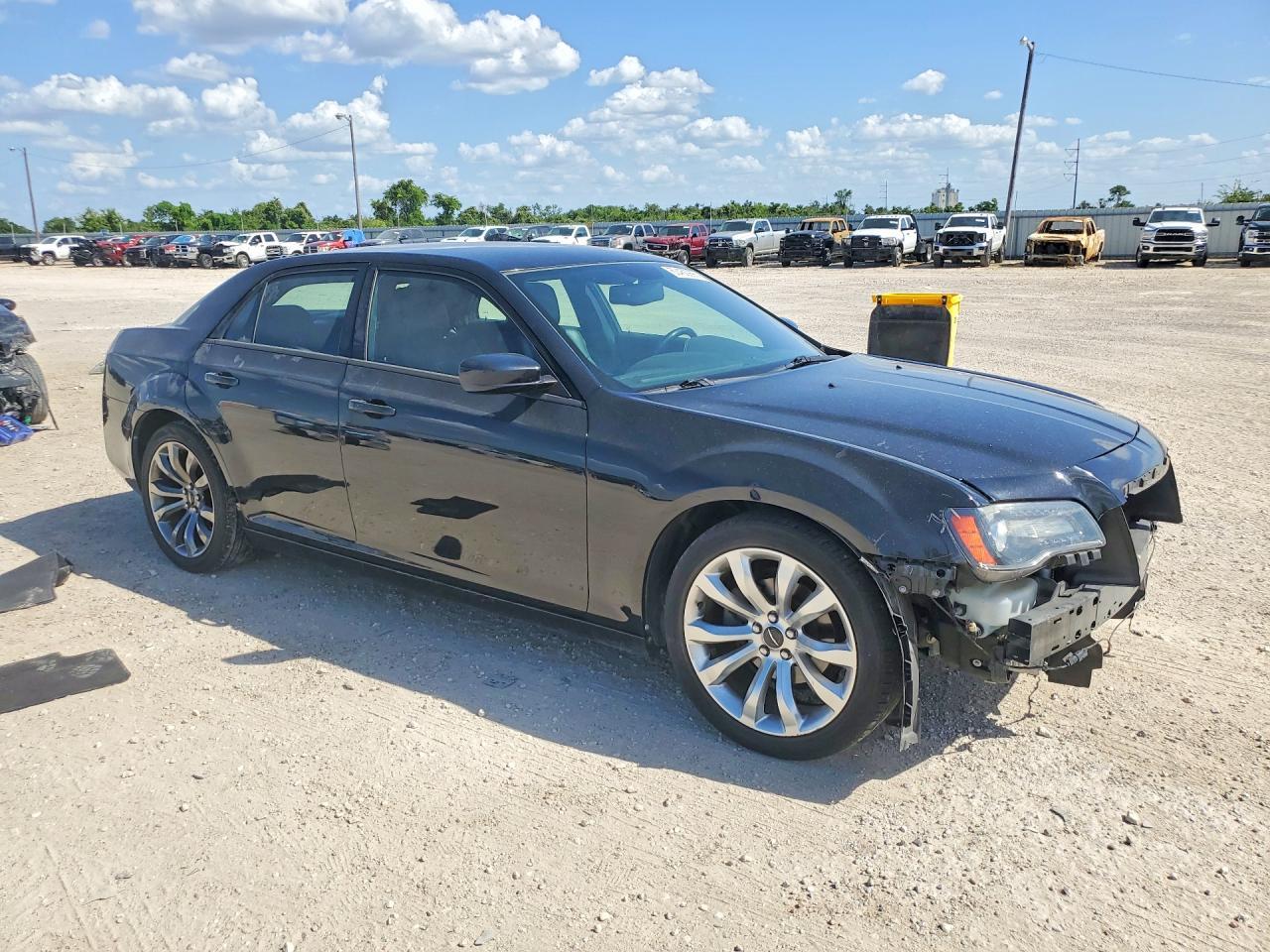 2014 Chrysler 300 S - zdjęcie 4