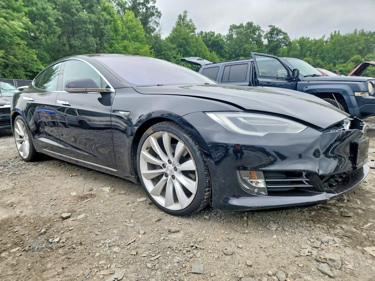 2016 Tesla Model S - zdjęcie 4