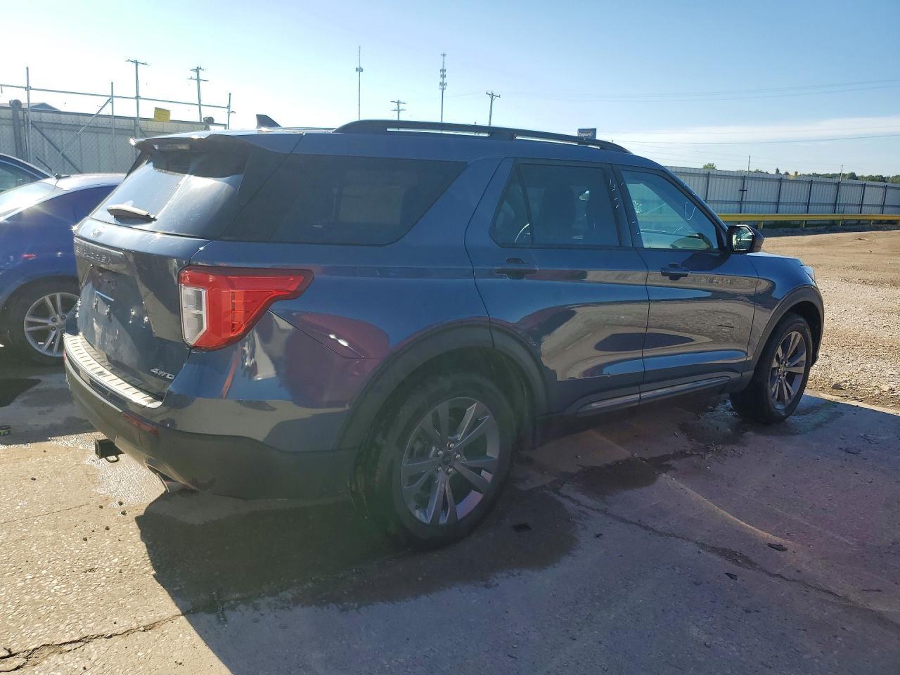 2021 Ford Explorer Xlt - zdjęcie 3