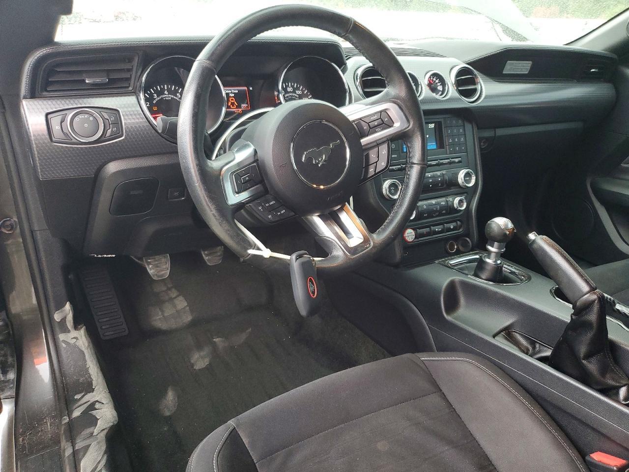 2016 Ford Mustang - zdjęcie 8