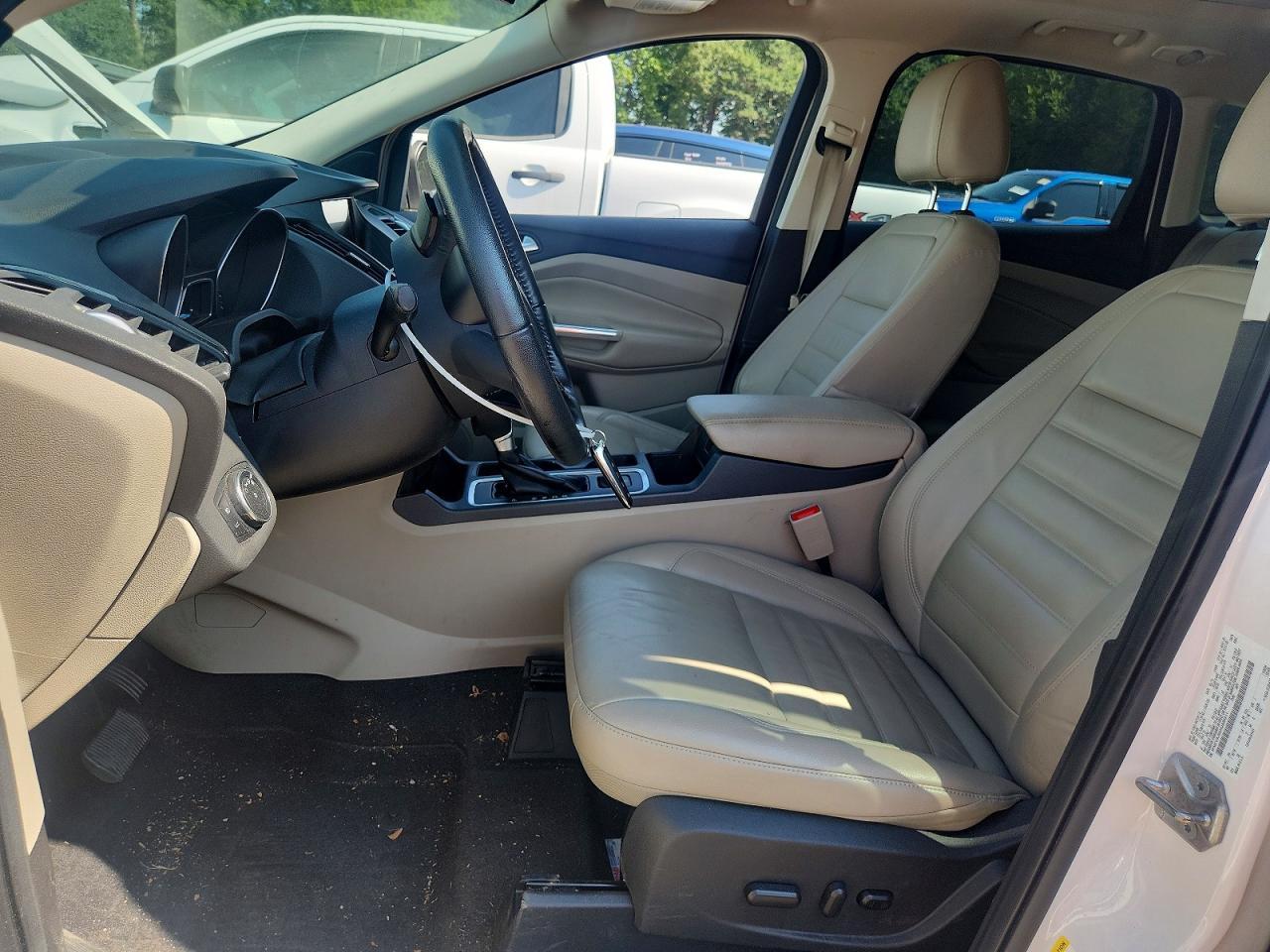 2017 Ford Escape Titanium - zdjęcie 7
