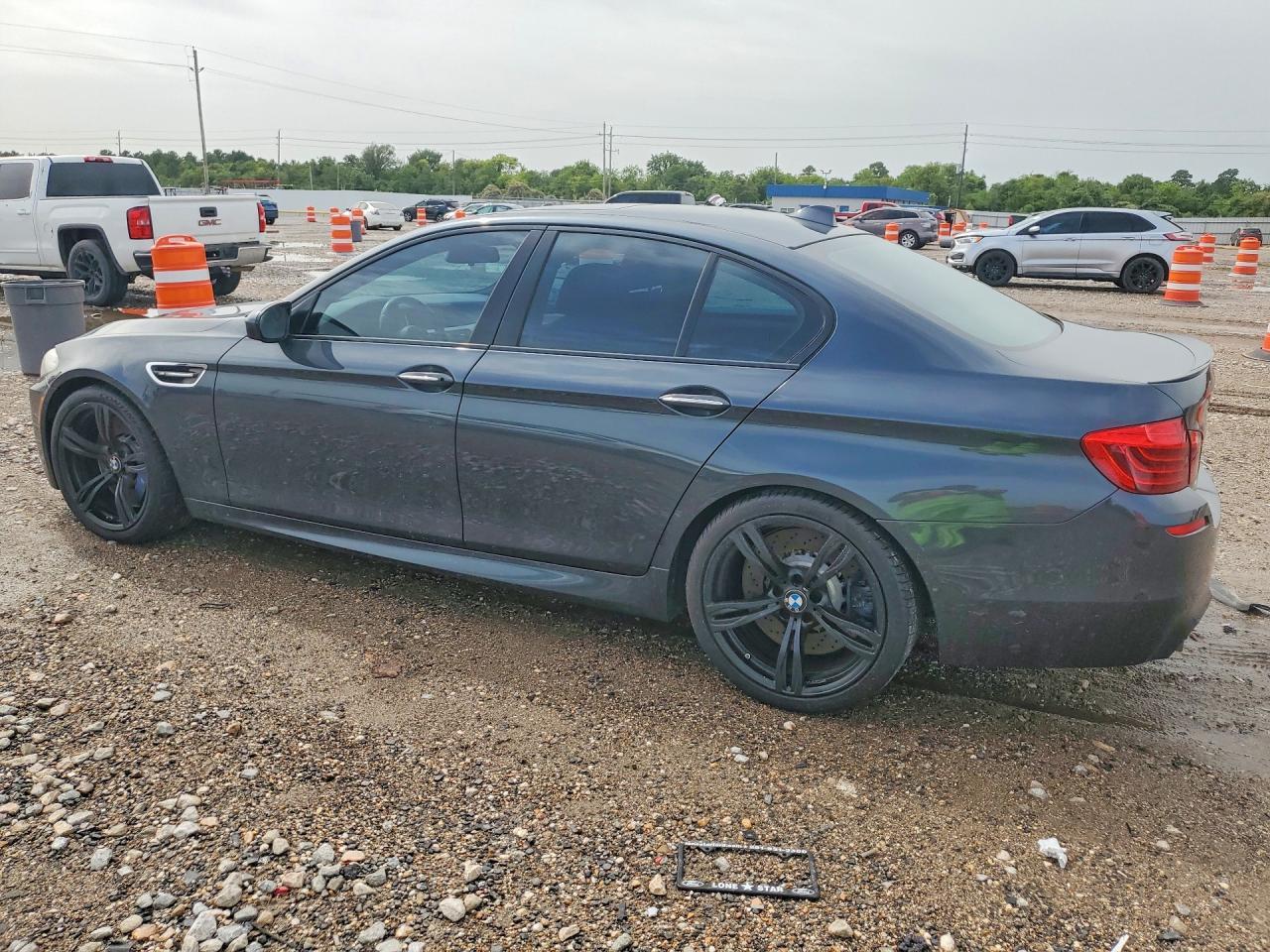 2016 BMW M5 - zdjęcie 2
