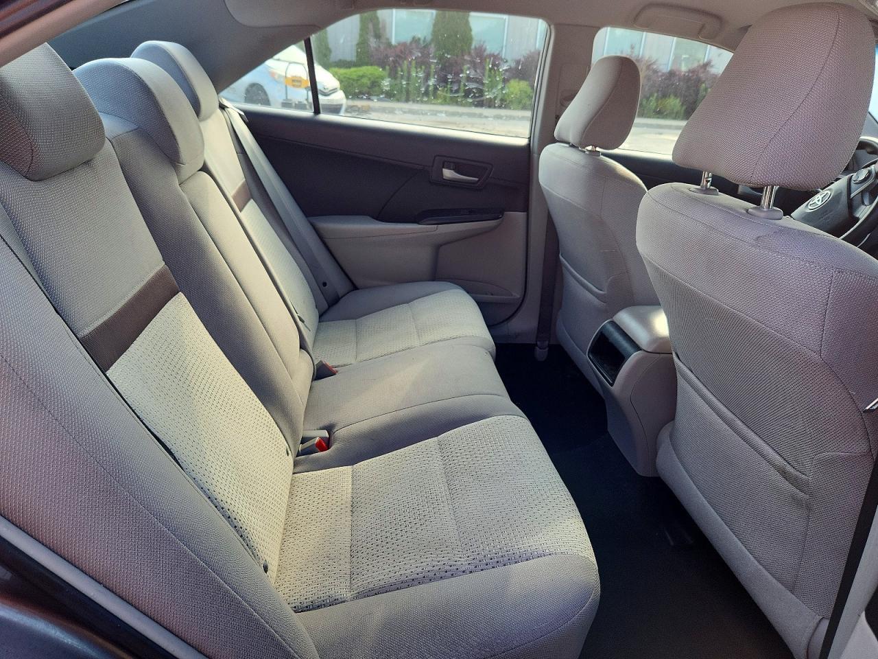 2014 Toyota Camry Le - zdjęcie 10