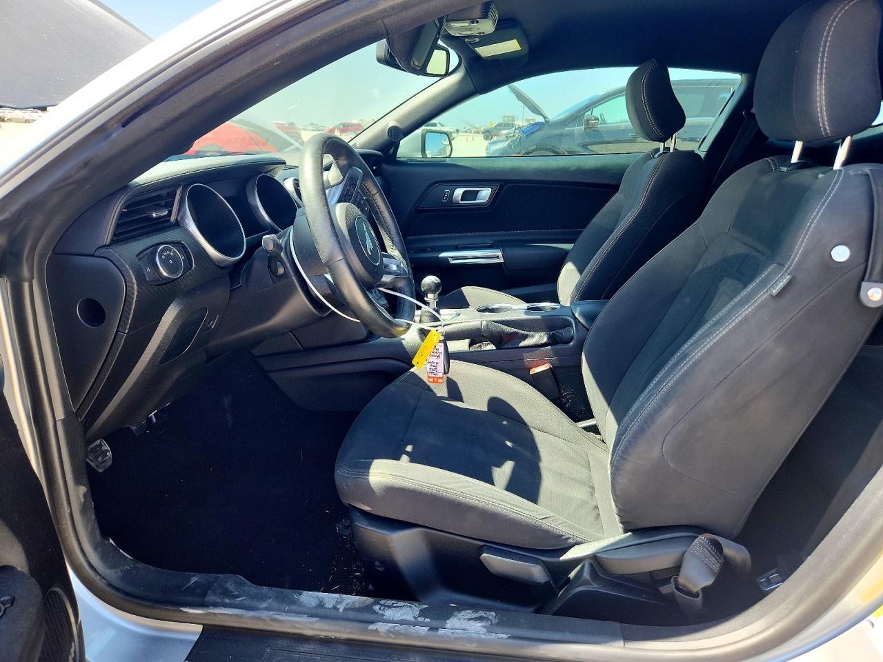 2020 Ford Mustang - zdjęcie 7