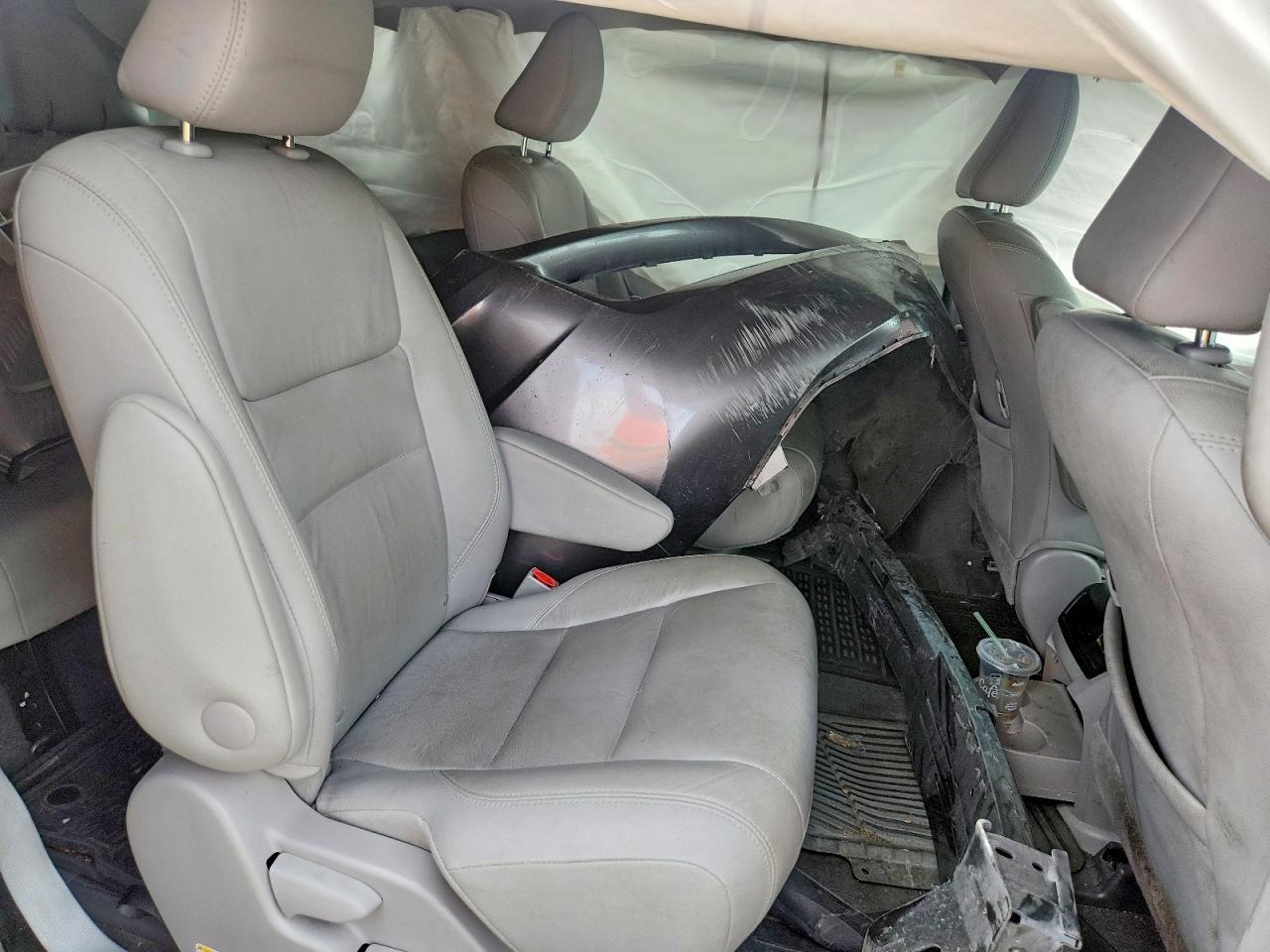 2017 Toyota Sienna Xle - zdjęcie 11
