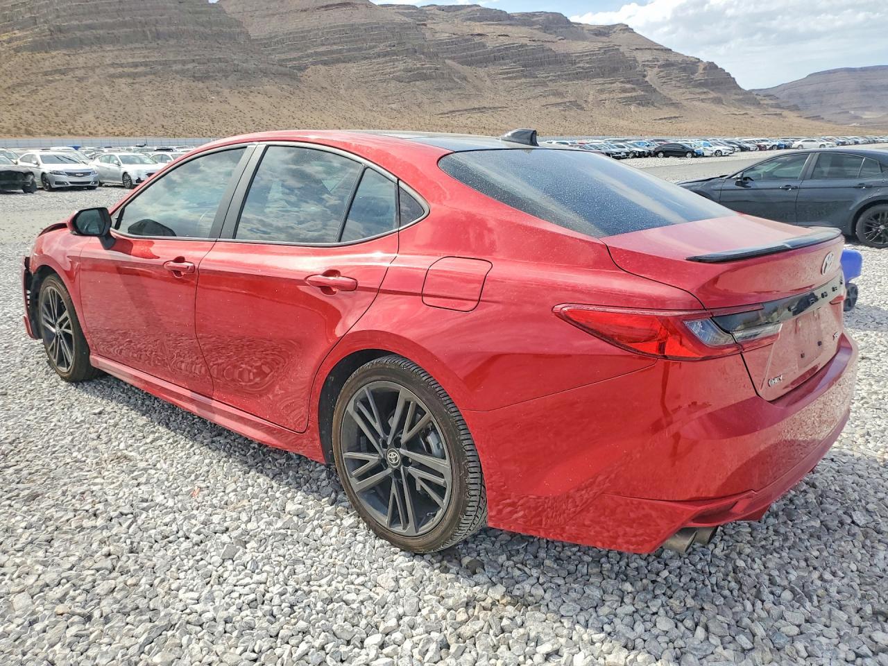 2025 Toyota Camry Xse - zdjęcie 2