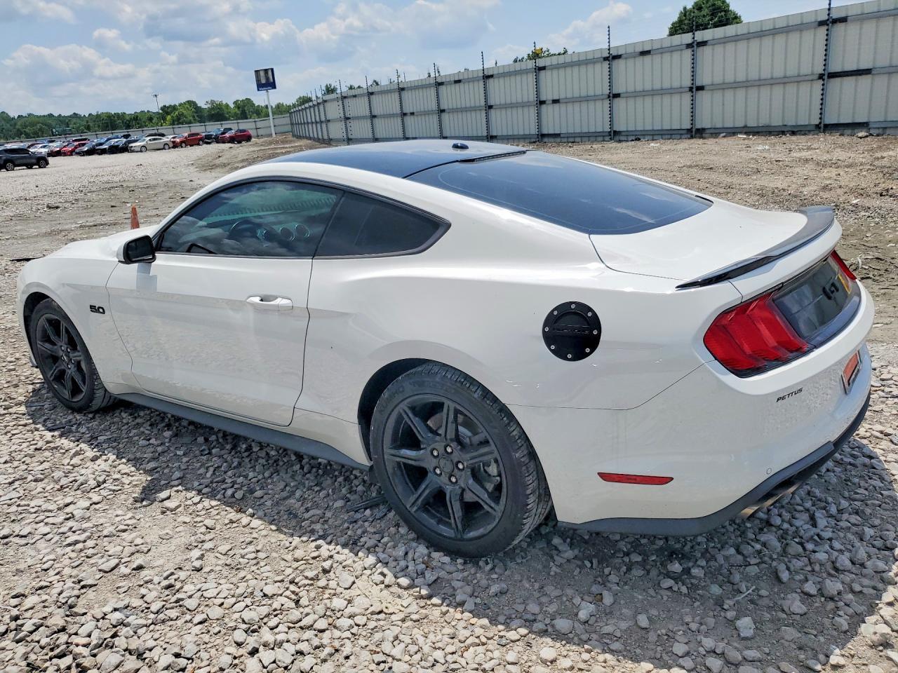 2019 Ford Mustang Gt - zdjęcie 2