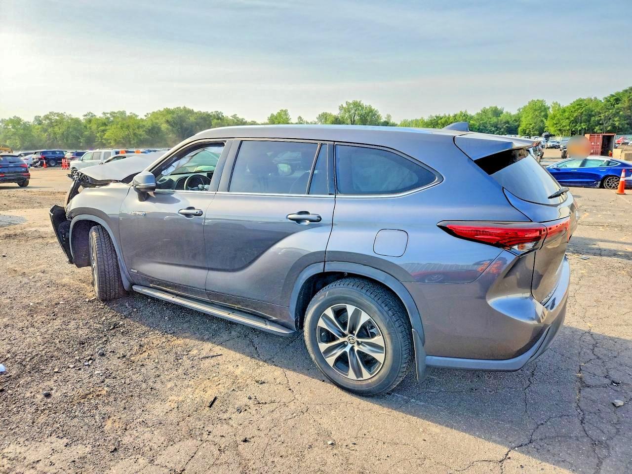 2020 Toyota Highlander Hybrid Xle - zdjęcie 2