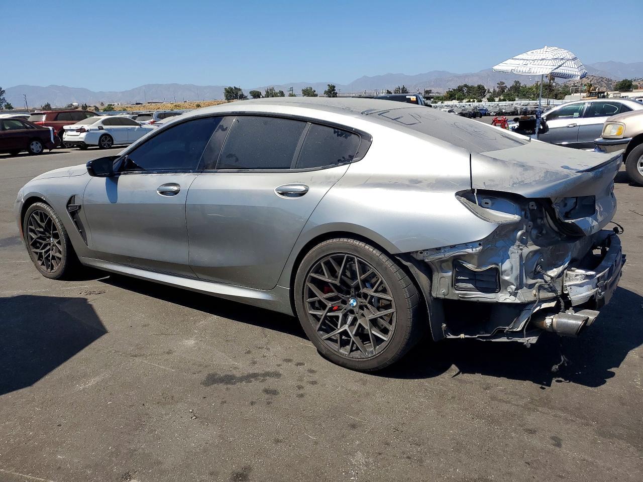 2021 BMW M8 - zdjęcie 2