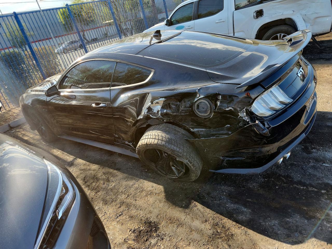 2020 Ford Mustang Gt - zdjęcie 2