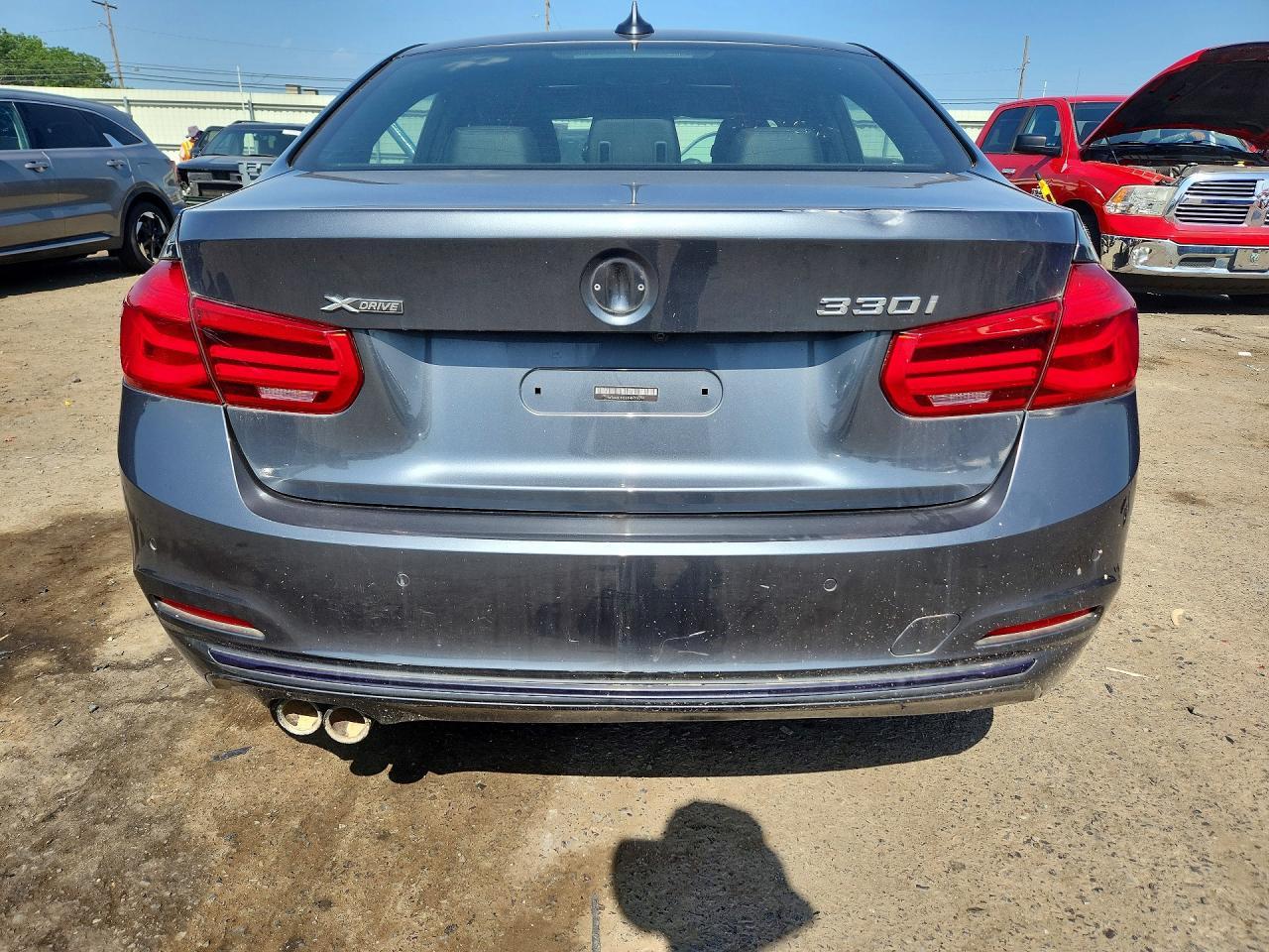 2017 BMW 330 Xi - zdjęcie 6