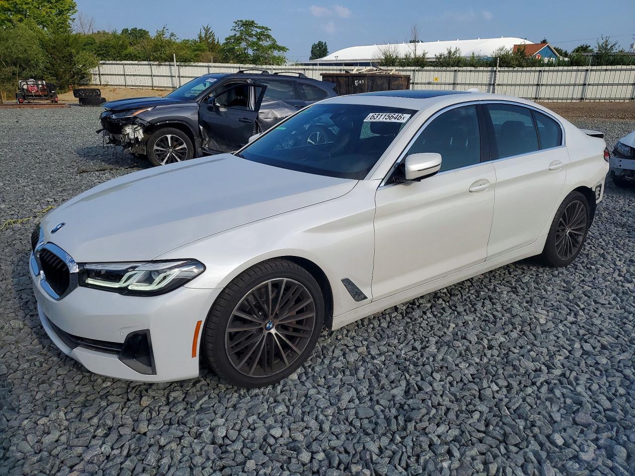 2022 BMW Seria 5 530i - zdjęcie główne