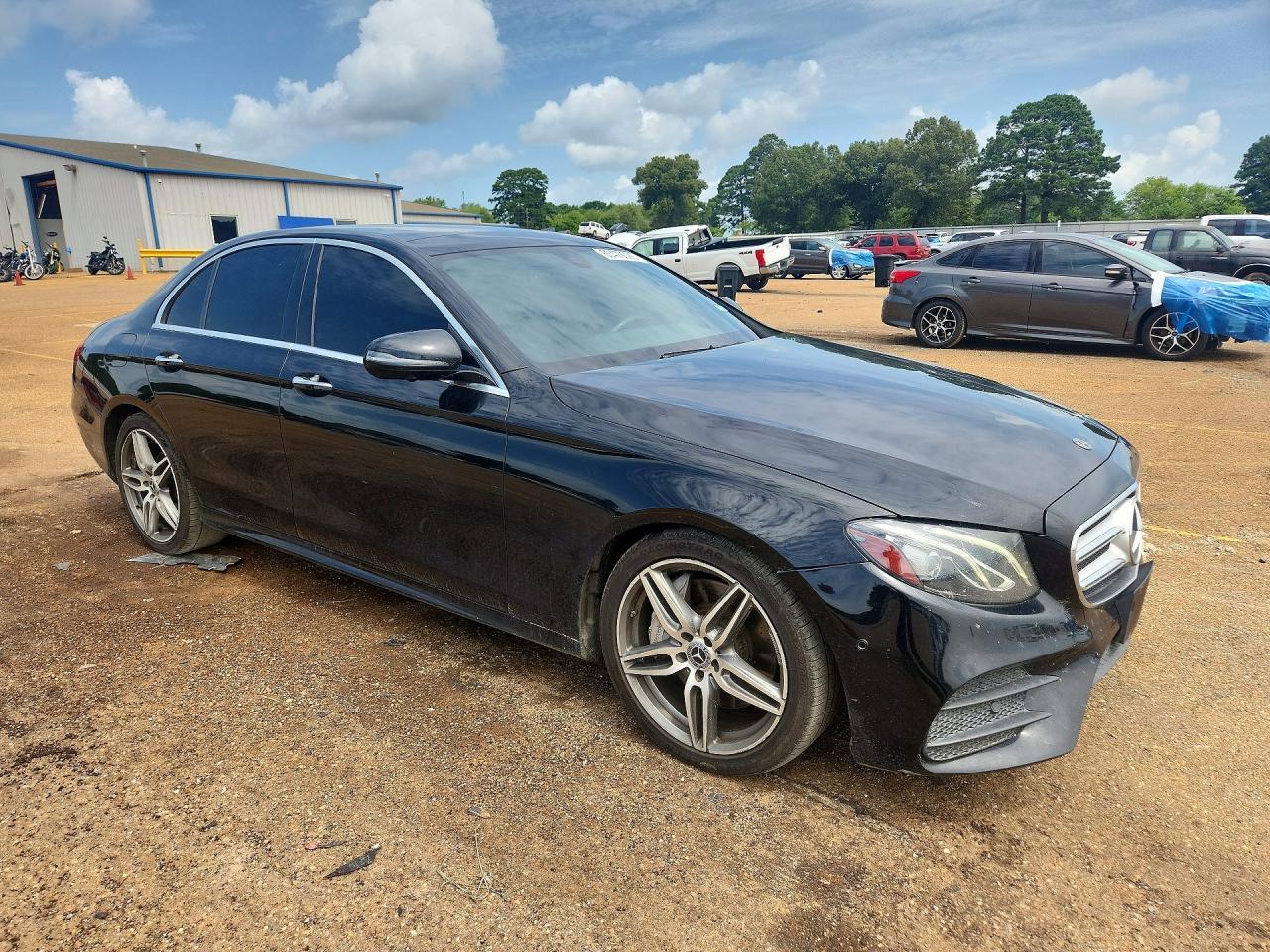 2019 Mercedes-Benz E 300 - zdjęcie 4