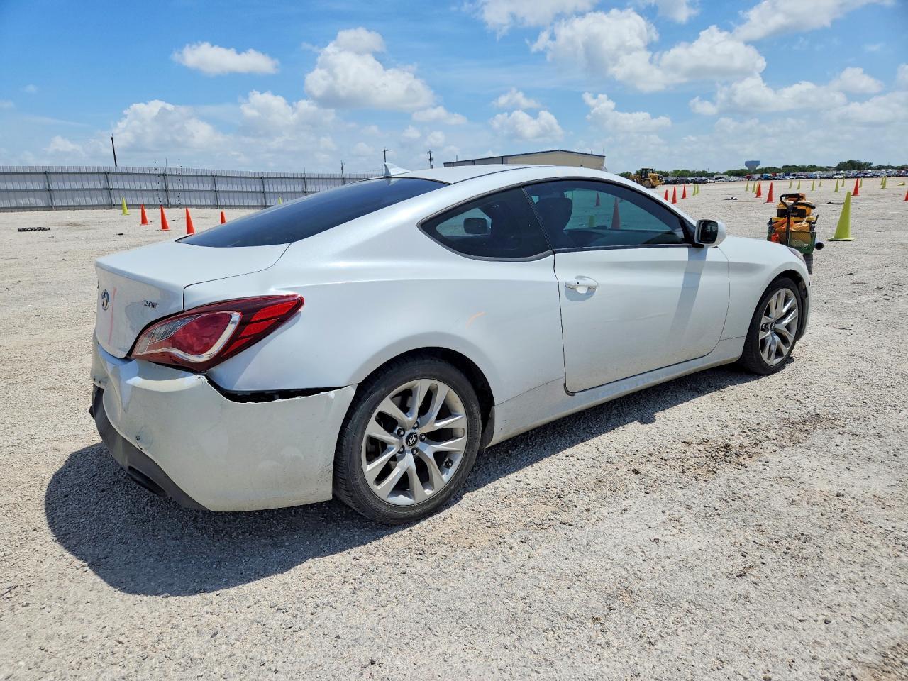 2013 Hyundai Genesis Coupe 2.0T - zdjęcie 3