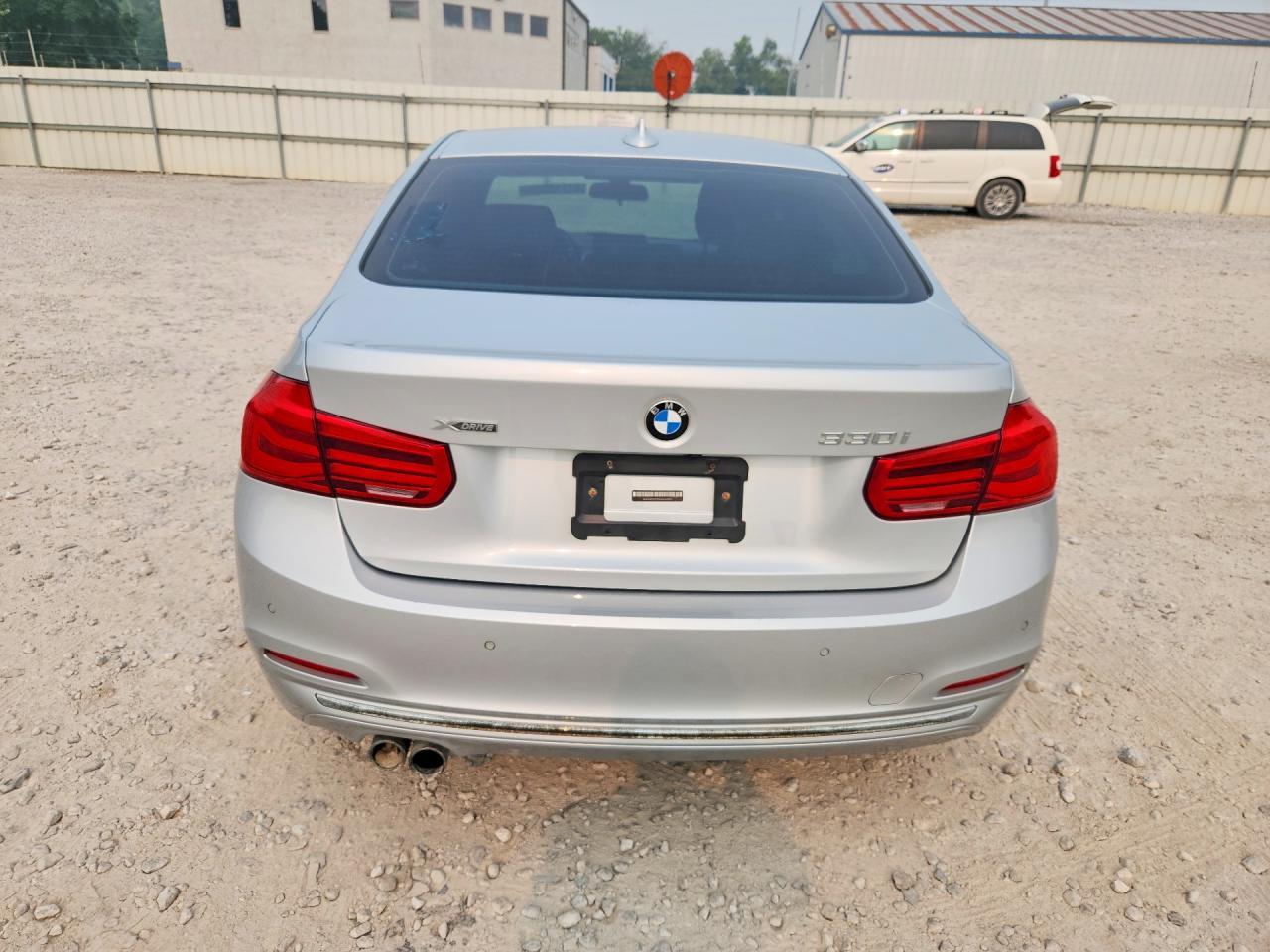 2017 BMW 330 Xi - zdjęcie 6