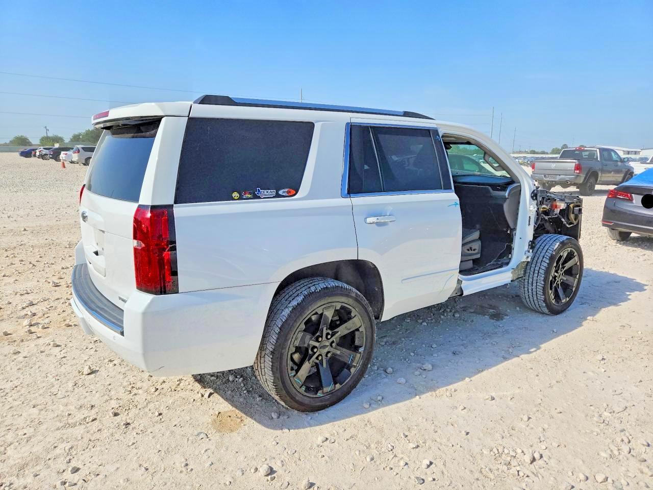 2020 Chevrolet Tahoe C1500 Premier - zdjęcie 3