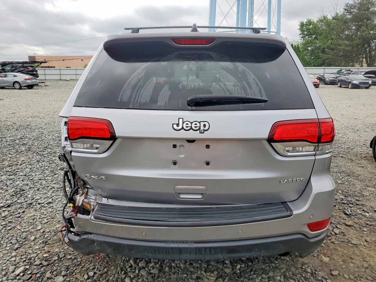 2021 Jeep Grand Cherokee Laredo - zdjęcie 6