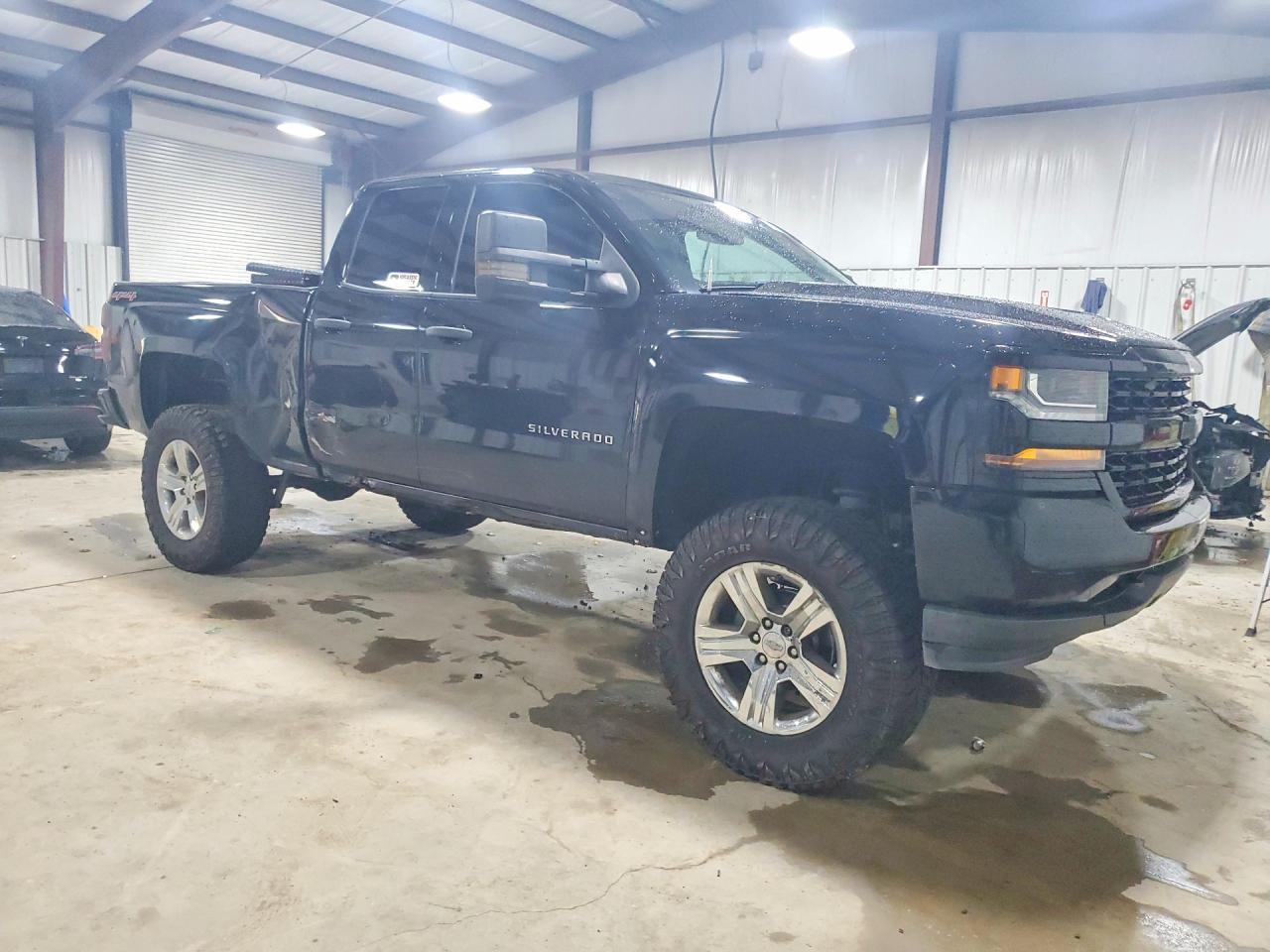 2017 Chevrolet Silverado K1500 Custom - zdjęcie 4