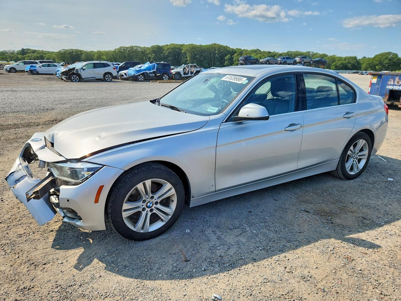 2017 BMW Seria 3 330i - zdjęcie główne