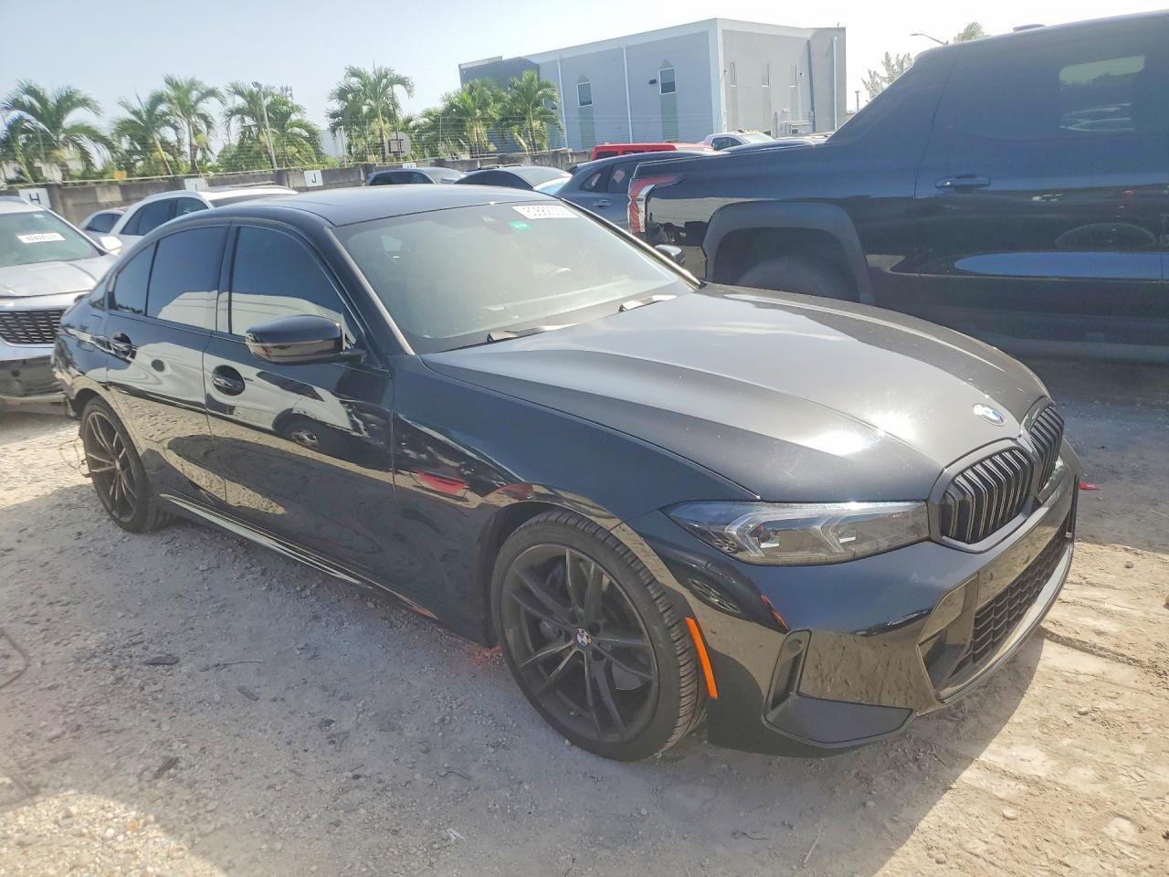 2023 BMW 330I - zdjęcie 4