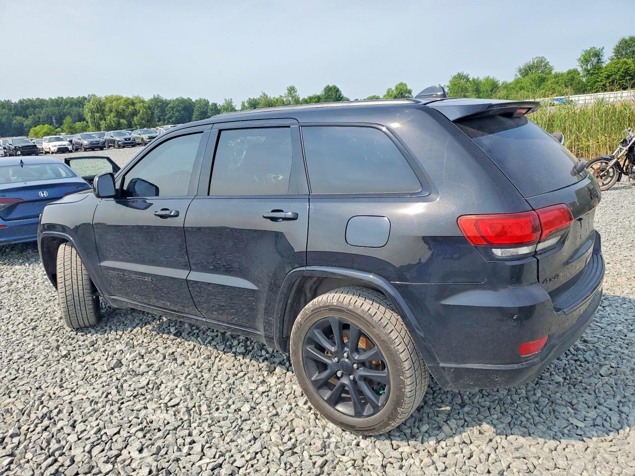 2018 Jeep Grand Cherokee Laredo - zdjęcie 2