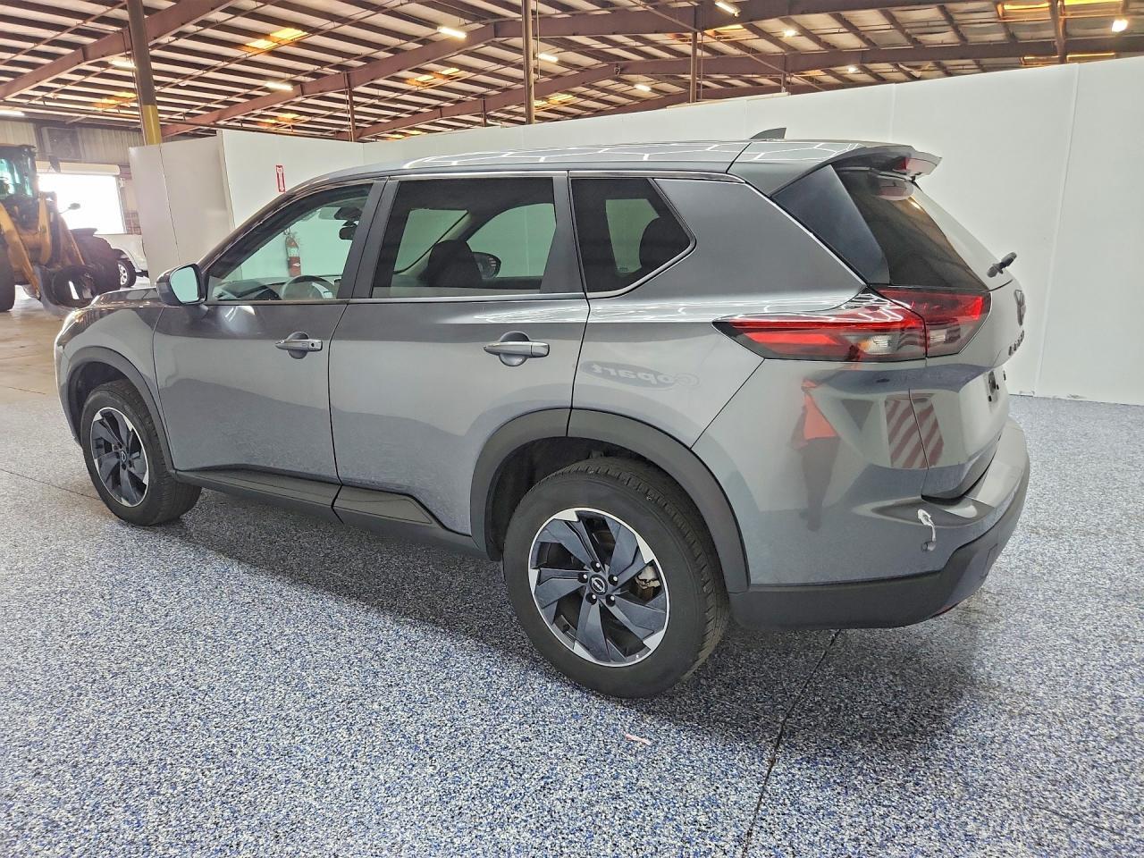 2024 Nissan Rogue Sv - zdjęcie 2