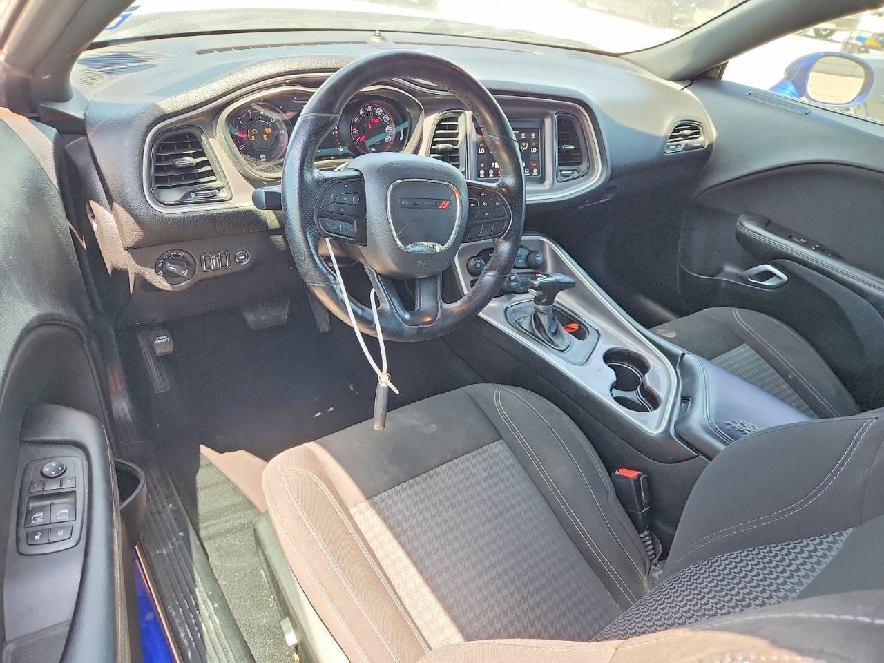 2022 Dodge Challenger Sxt - zdjęcie 8